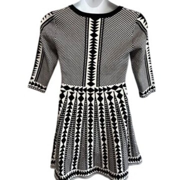 Nina Leonard Black White Geometric Print Fit & Flare Sweater Mini Dress Size M - Picture 4 of 12